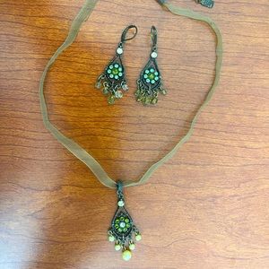 Vintage choker with matching earrings